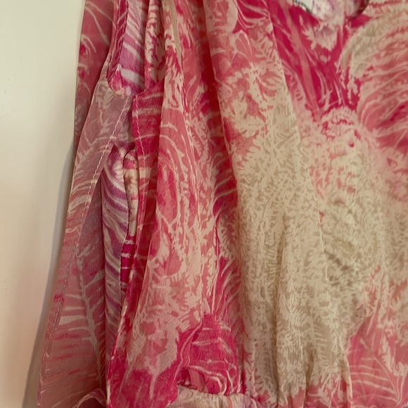 Gorgeous lined dress with feather inspired fabric - Picture 4 of 7